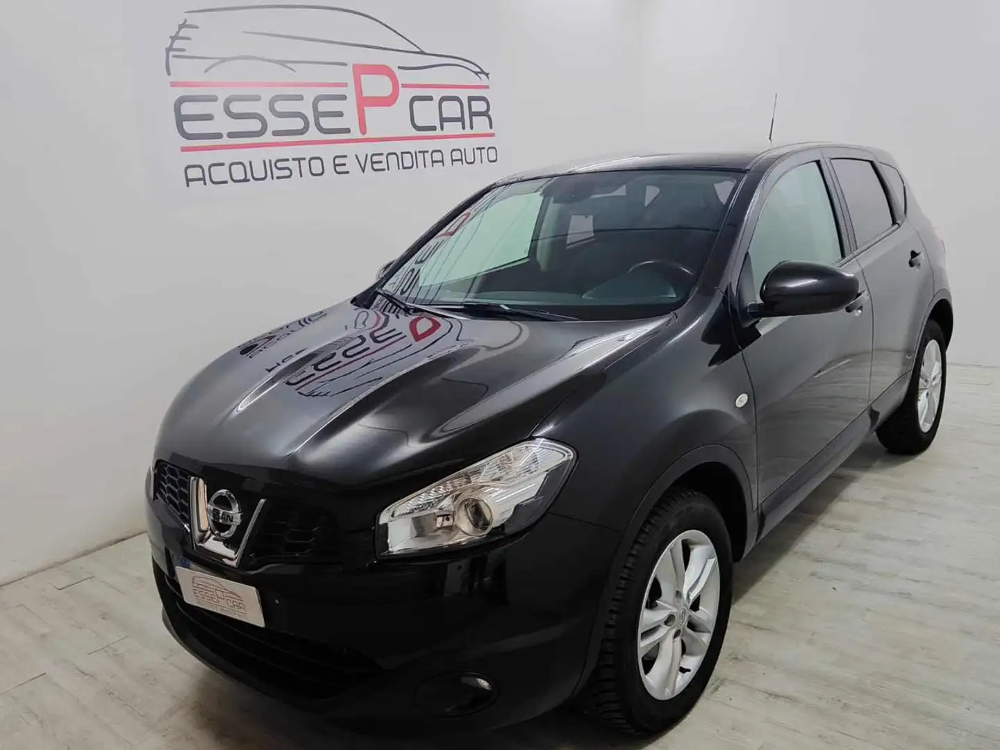 Nissan Qashqai 1.6 dCi DPF Acenta Zwart - 1