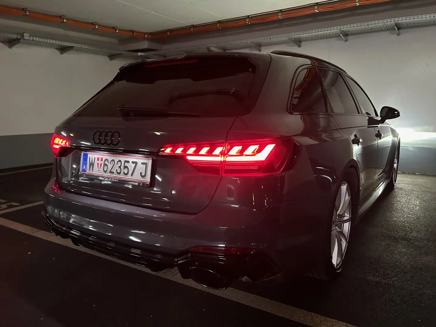 Audi RS4 RS4 Avant TFSI (B9 Facelift) Grau - 1