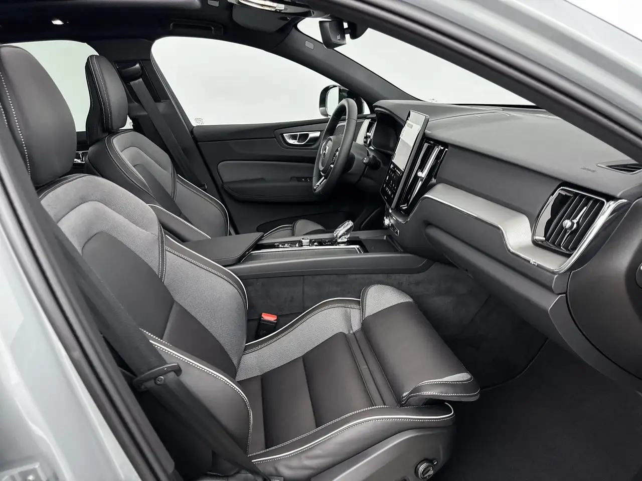 Volvo XC60 2026 — фото 13