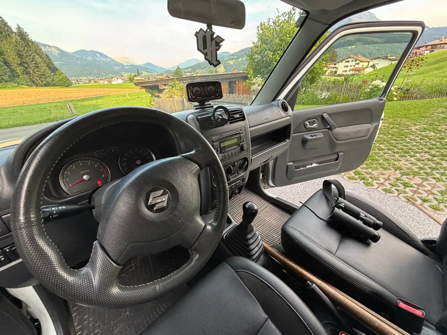 Suzuki Jimny Jimny 1,3 VX Deluxe VX Deluxe Weiß - 2