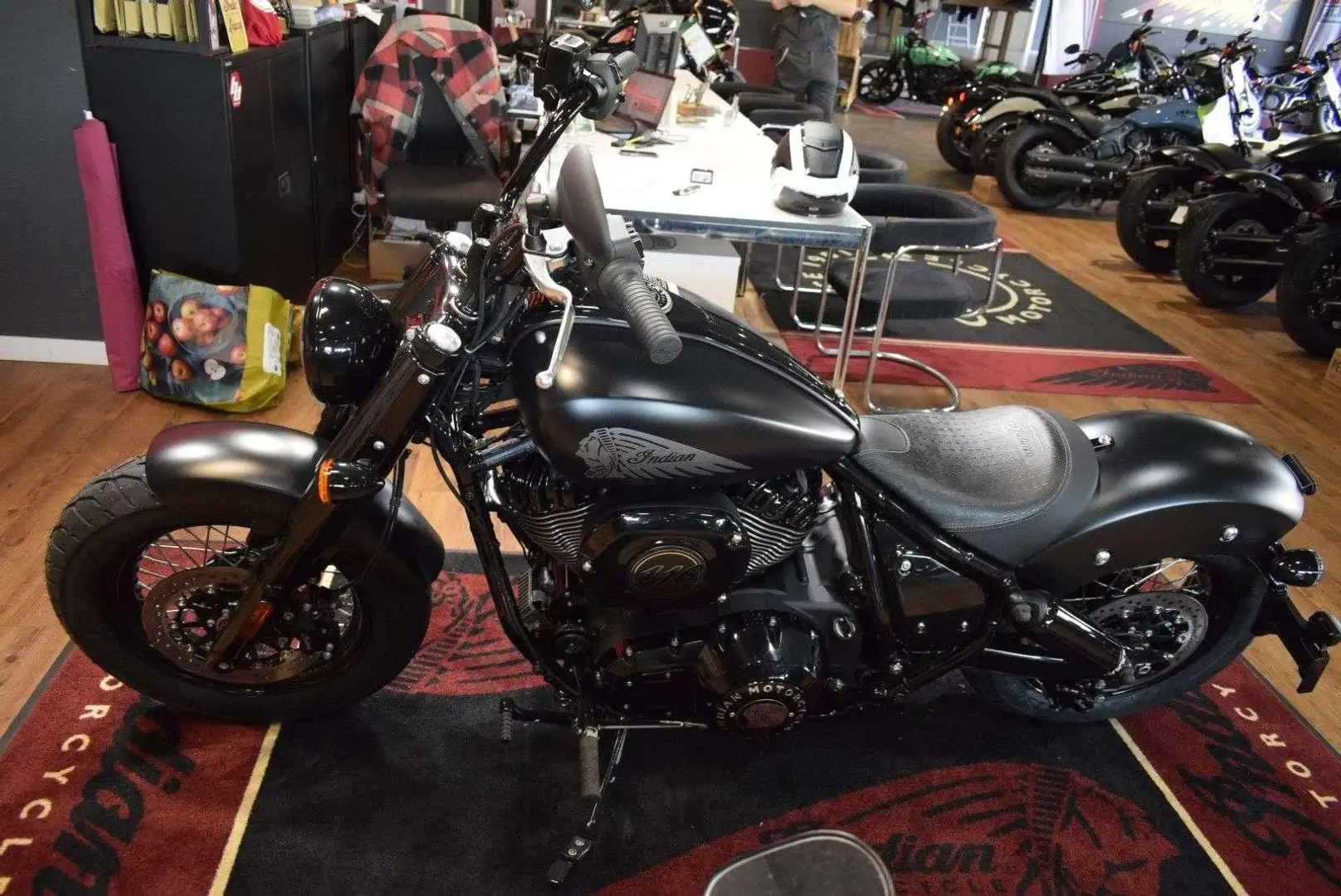 Indian Chief Bobber Dark Horse vor Ort 4,69%Zins Noir - 2