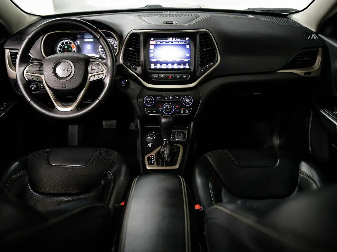 Jeep Cherokee снимка Jeep Cherokee