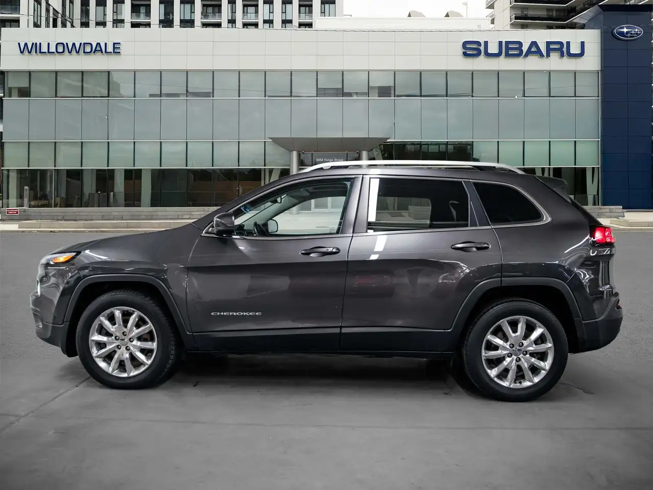Jeep Cherokee снимка Jeep Cherokee