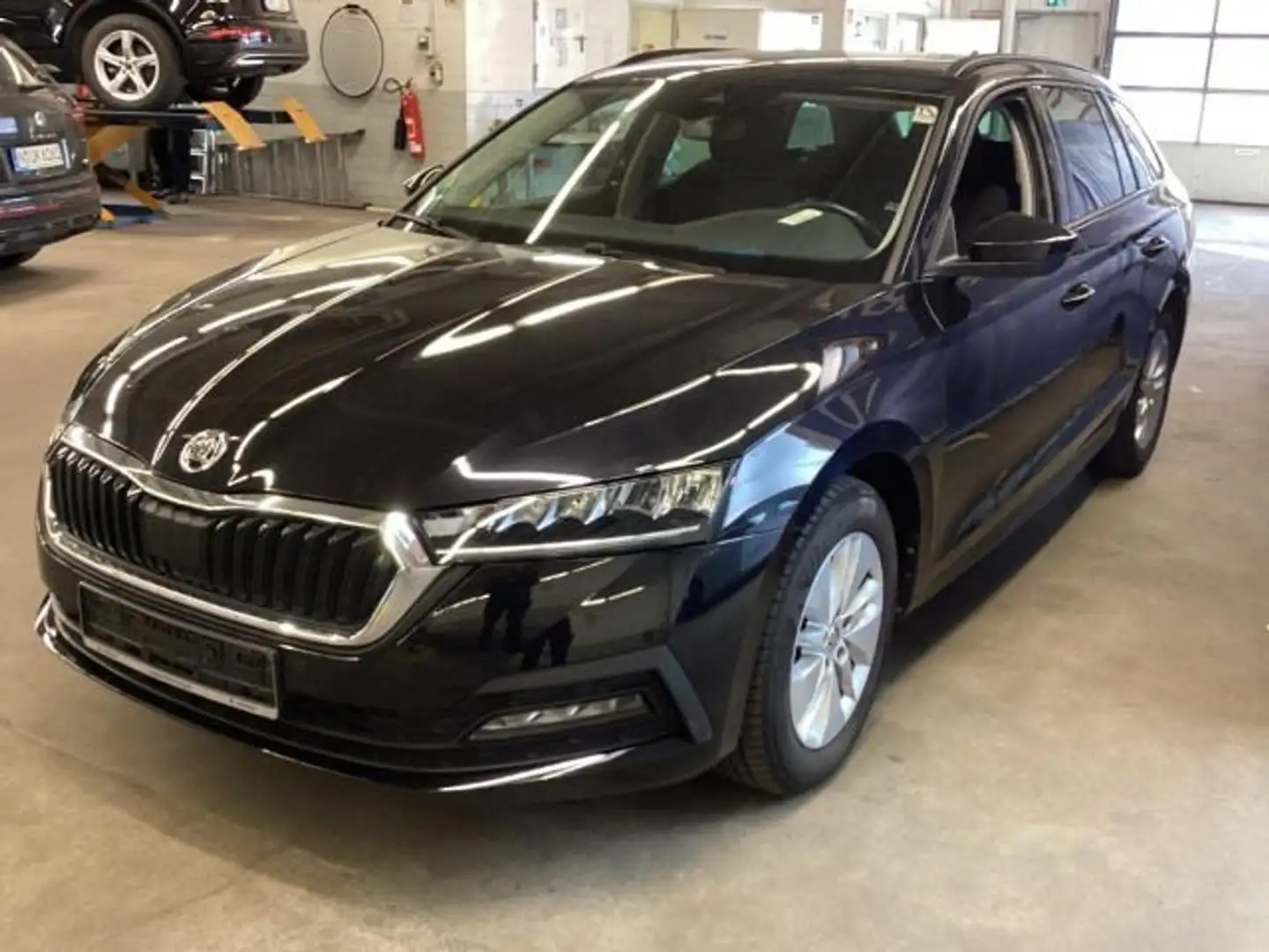 Skoda Octavia Combi 2.0 TDI DSG AMBITION LED NAVI VIRT Noir - 2