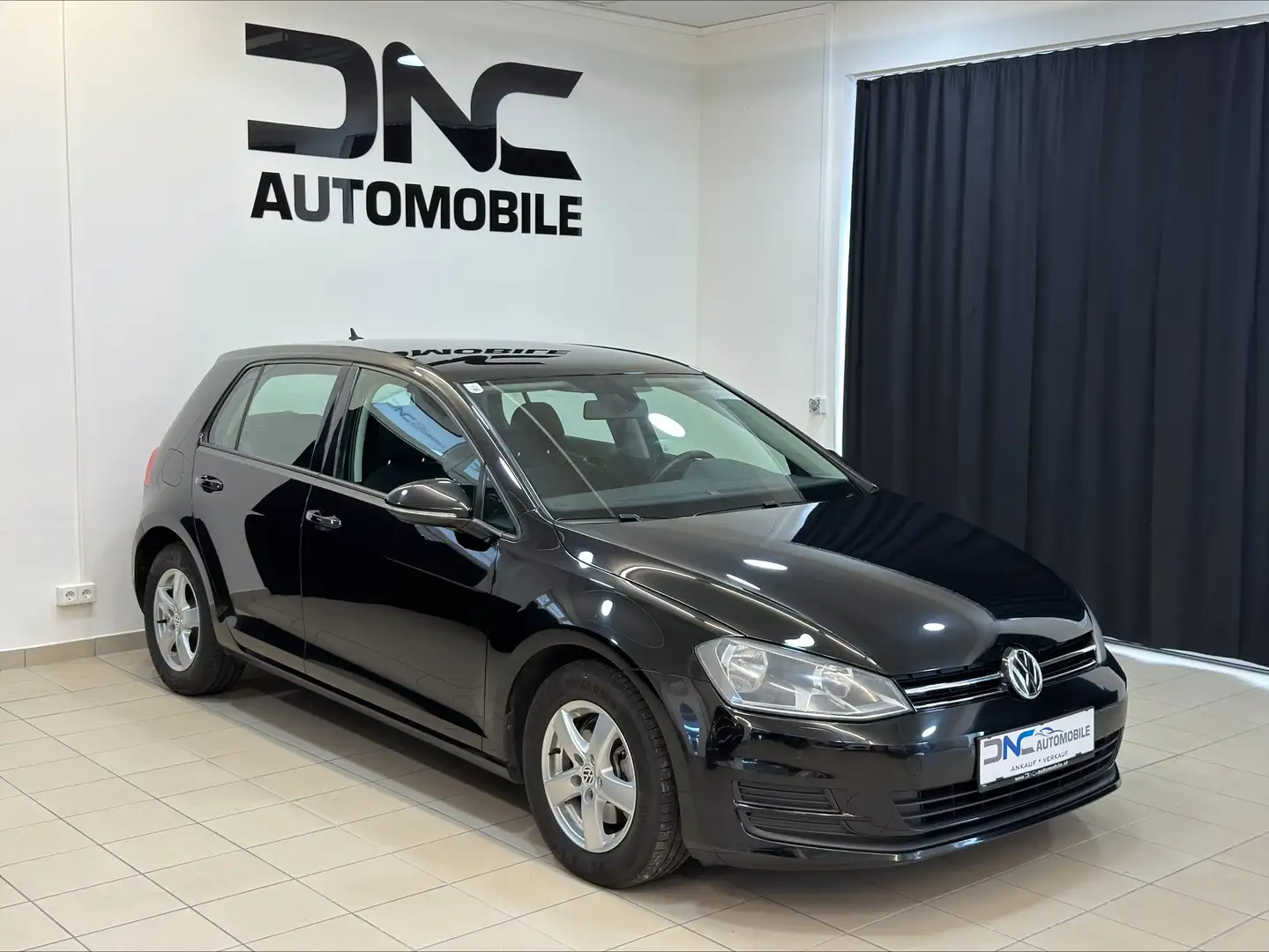 Volkswagen Golf Trendline 1,6 BMT TDI DPF 4Motion*NAVI*SHZ* Schwarz - 1
