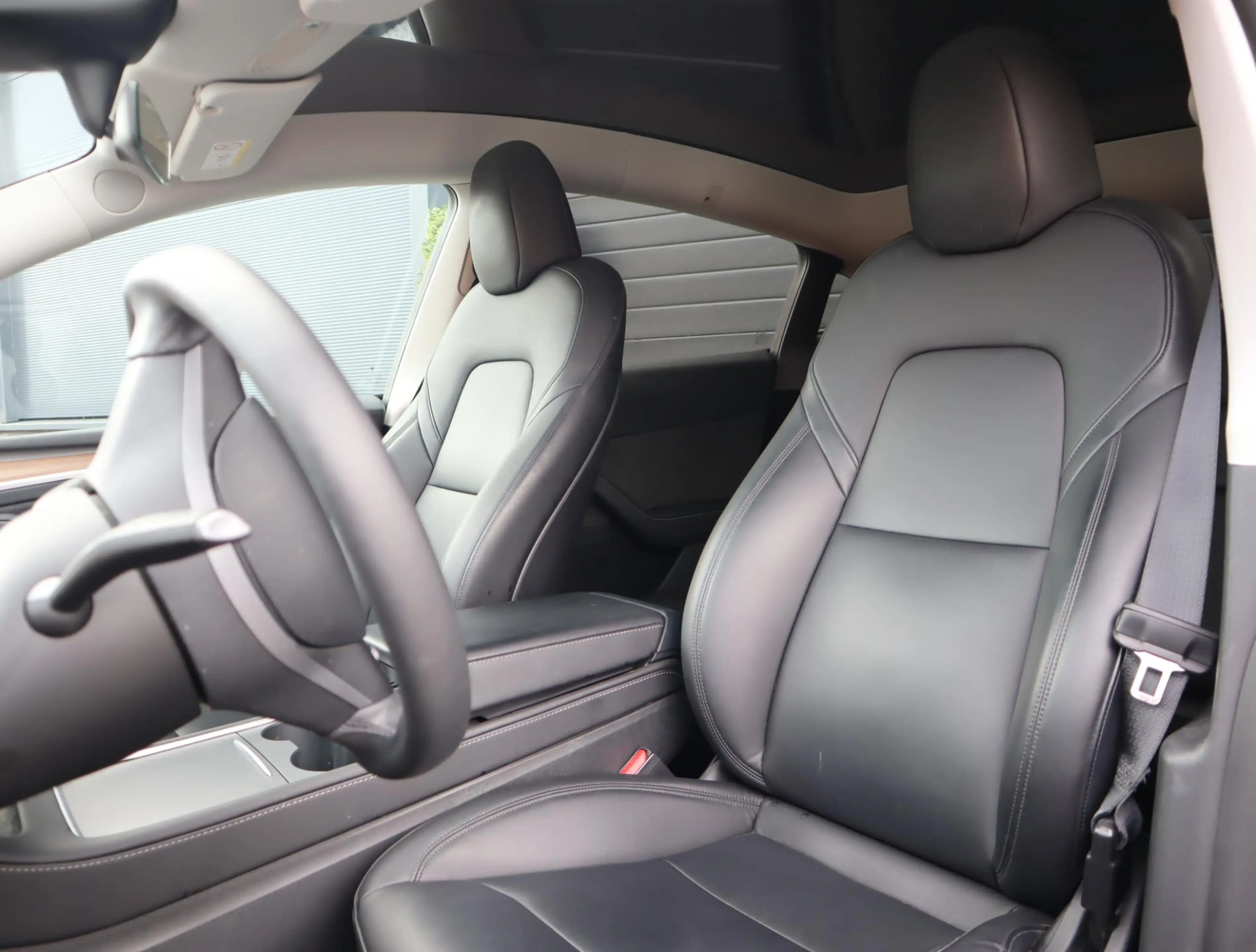 Tesla Model Y Long Range AWD 75 kWh | 95% SOH | Autopilot — photo 3