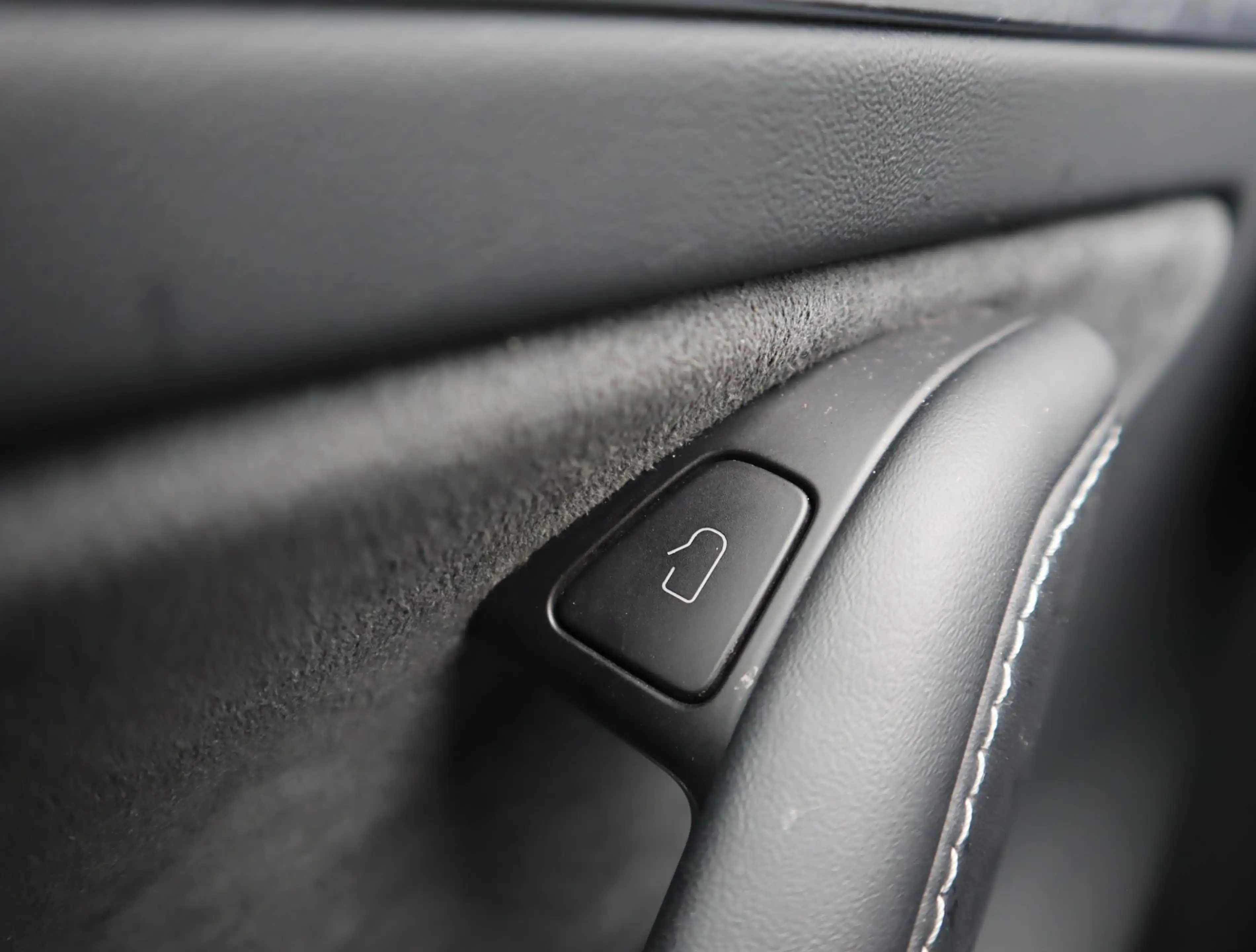 Tesla Model Y Long Range AWD 75 kWh | 95% SOH | Autopilot — photo 18
