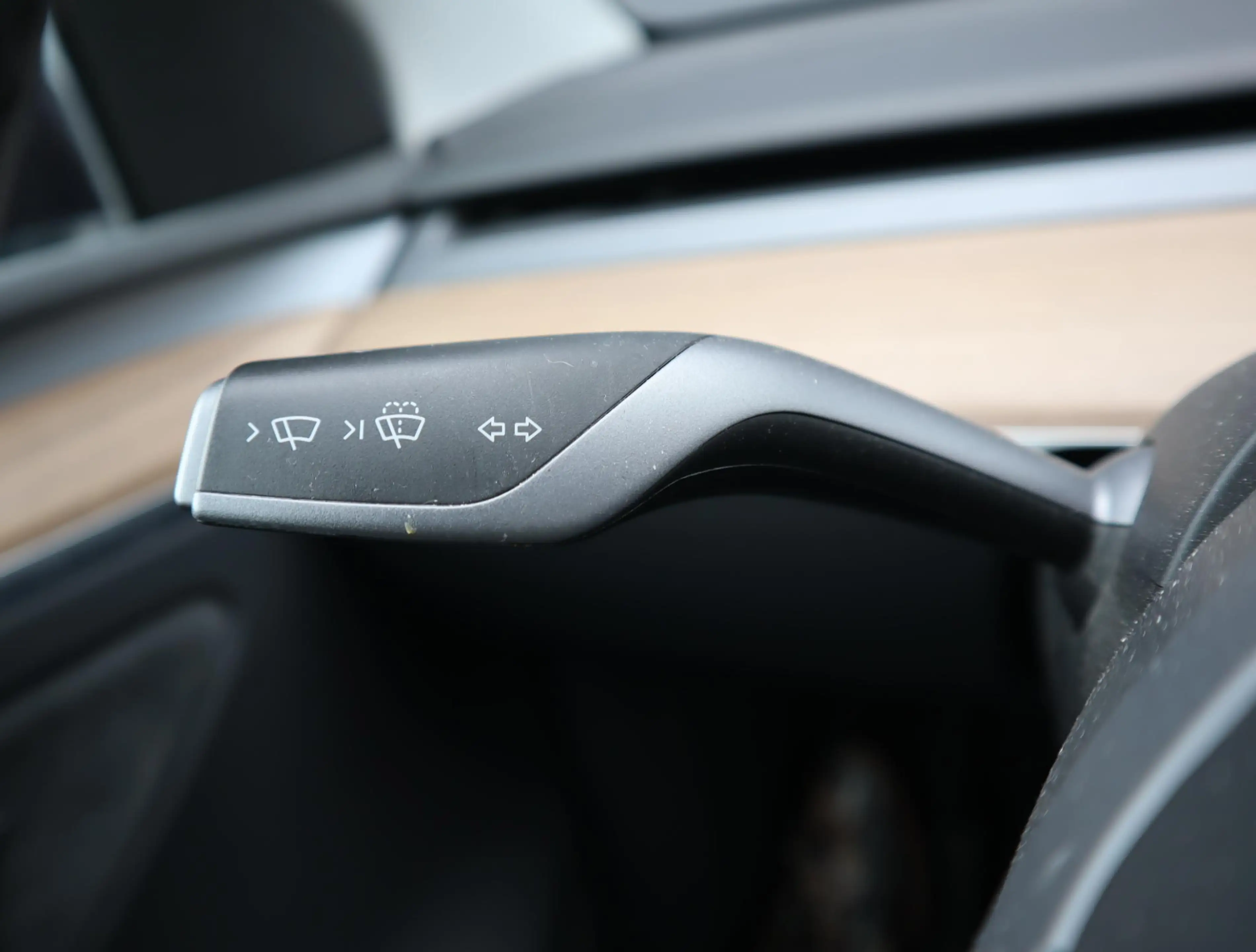 Tesla Model Y Long Range AWD 75 kWh | 95% SOH | Autopilot — photo 8