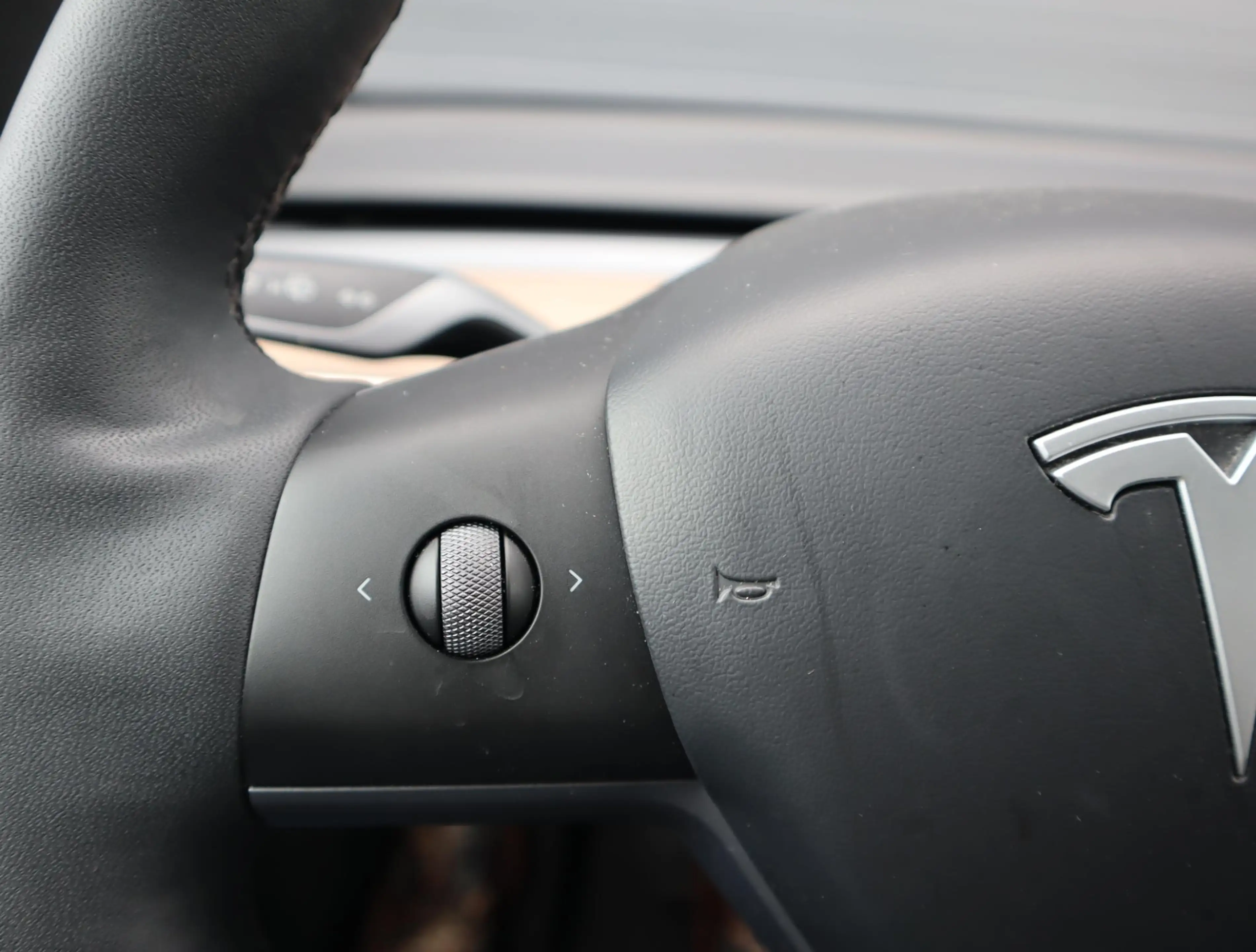 Tesla Model Y Long Range AWD 75 kWh | 95% SOH | Autopilot — photo 7