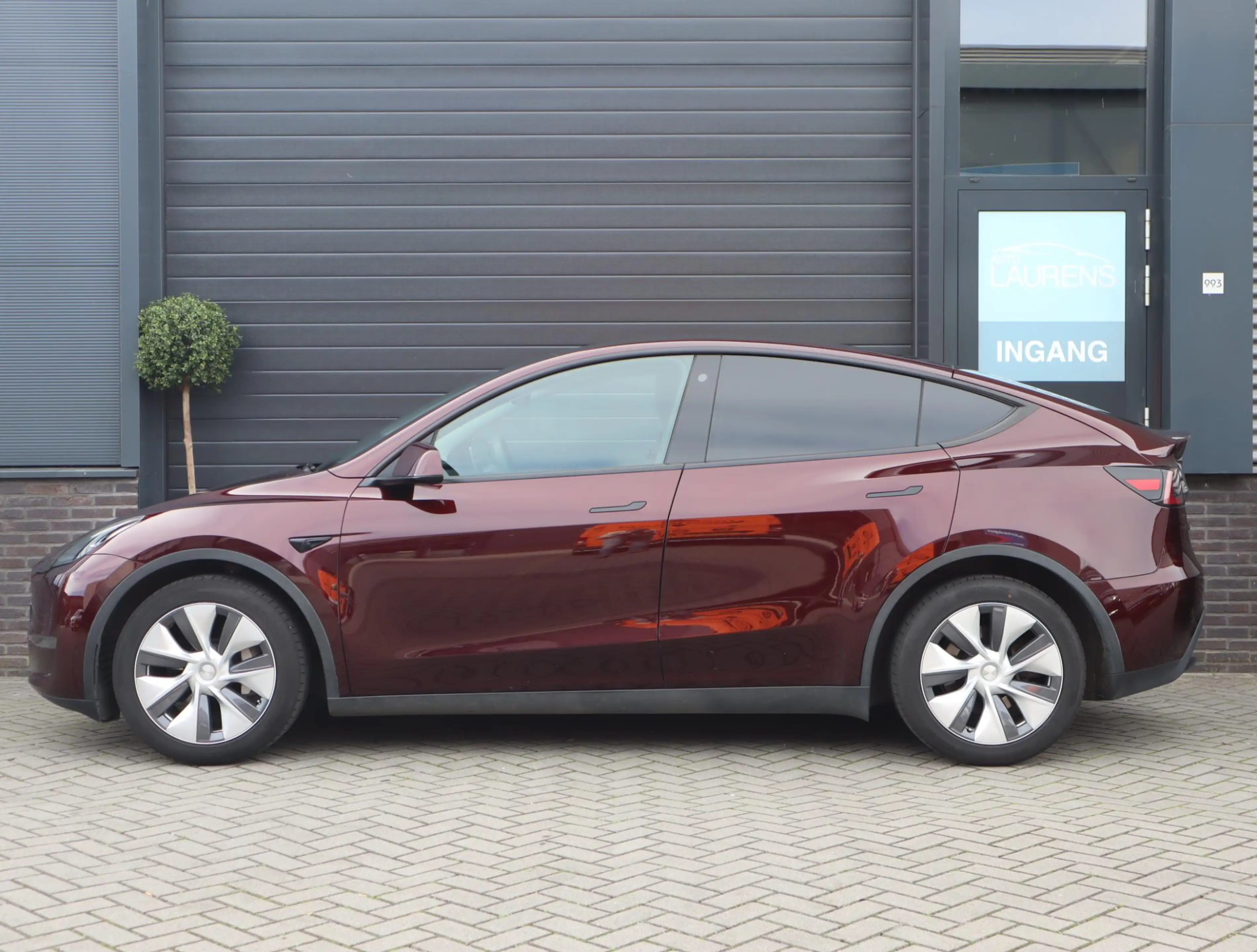 Tesla Model Y Long Range AWD 75 kWh | 95% SOH | Autopilot — photo 23