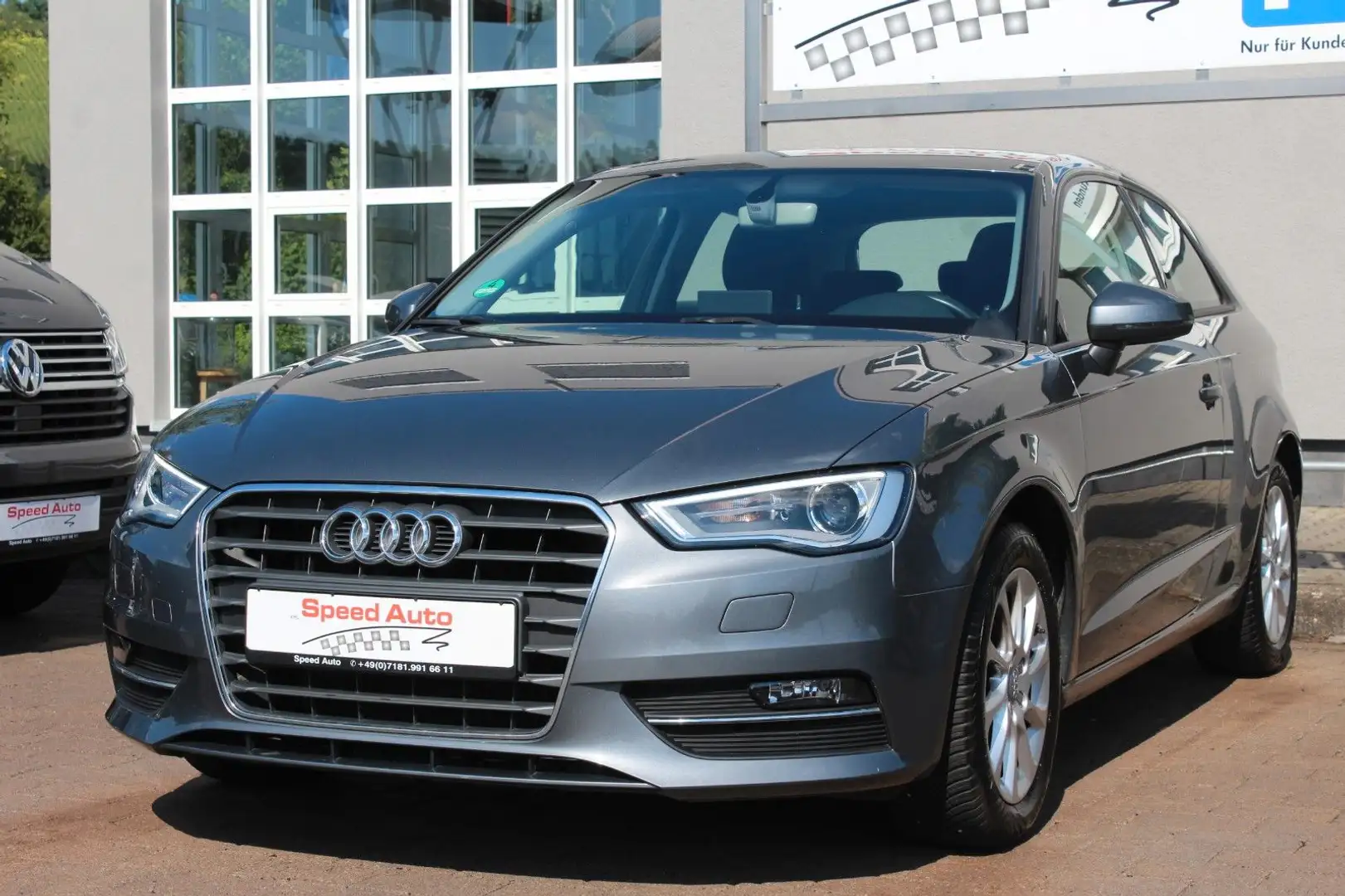 Audi A3 1.4 TFSI attraction/BiXENON/NAVI/TEMPOMAT/PDC Gris - 2