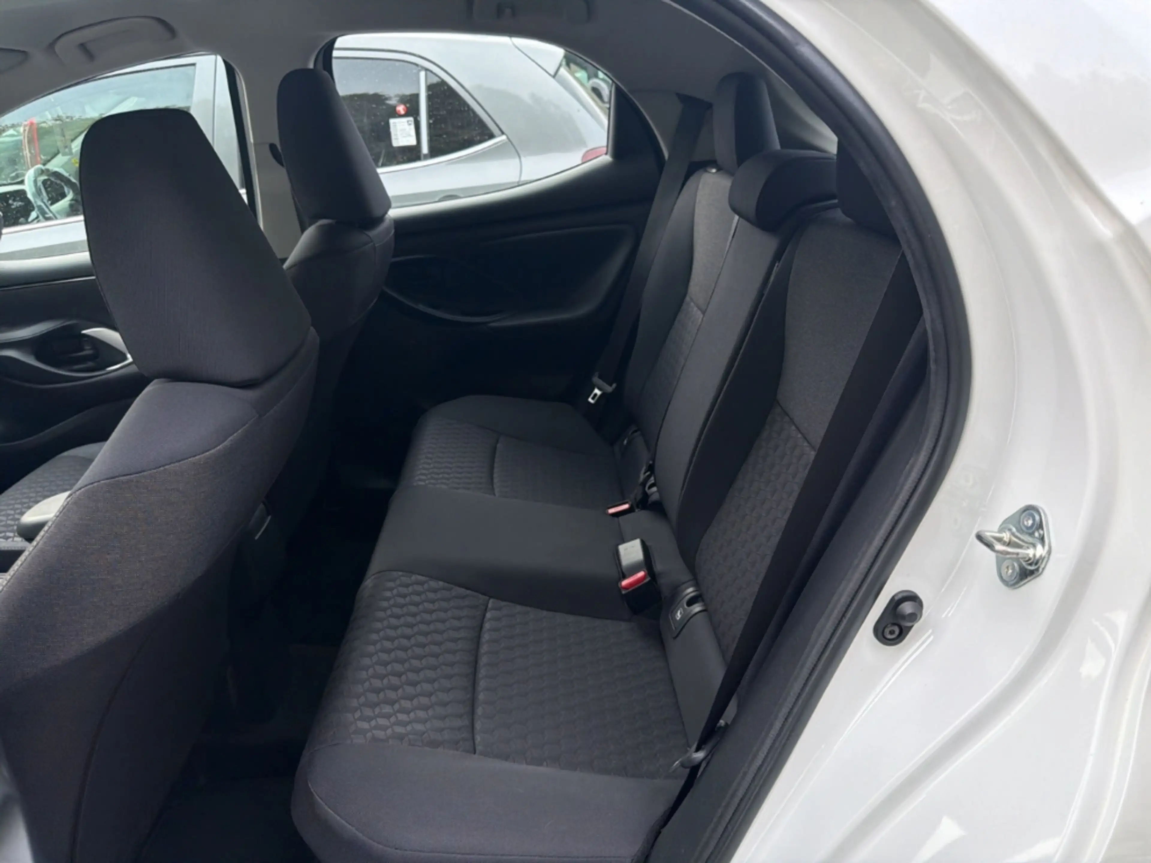 Toyota Yaris Hybrid Team Deutschland Navi Digitales Cockpit LED — photo 11