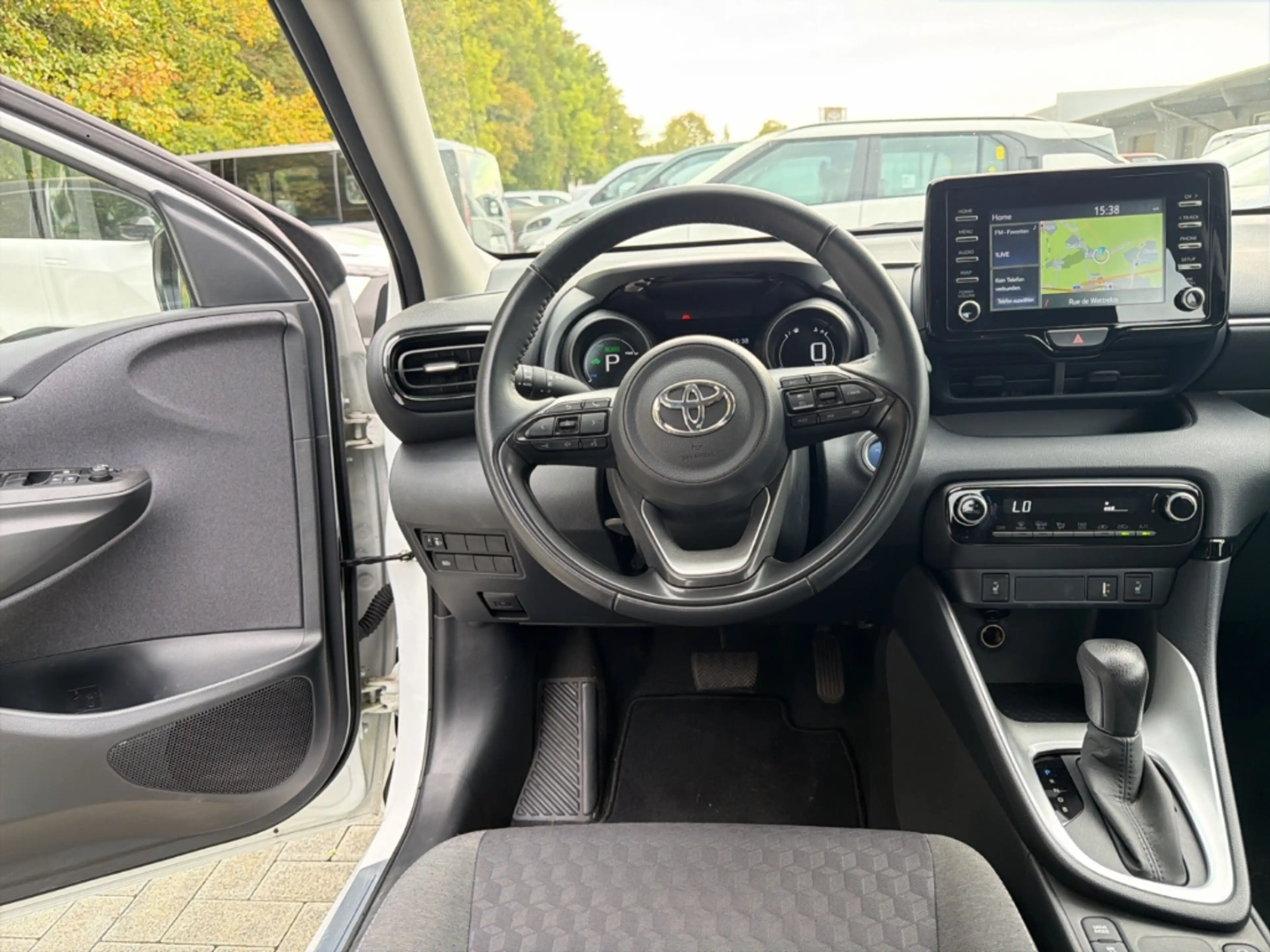 Toyota Yaris Hybrid Team Deutschland Navi Digitales Cockpit LED — photo 13
