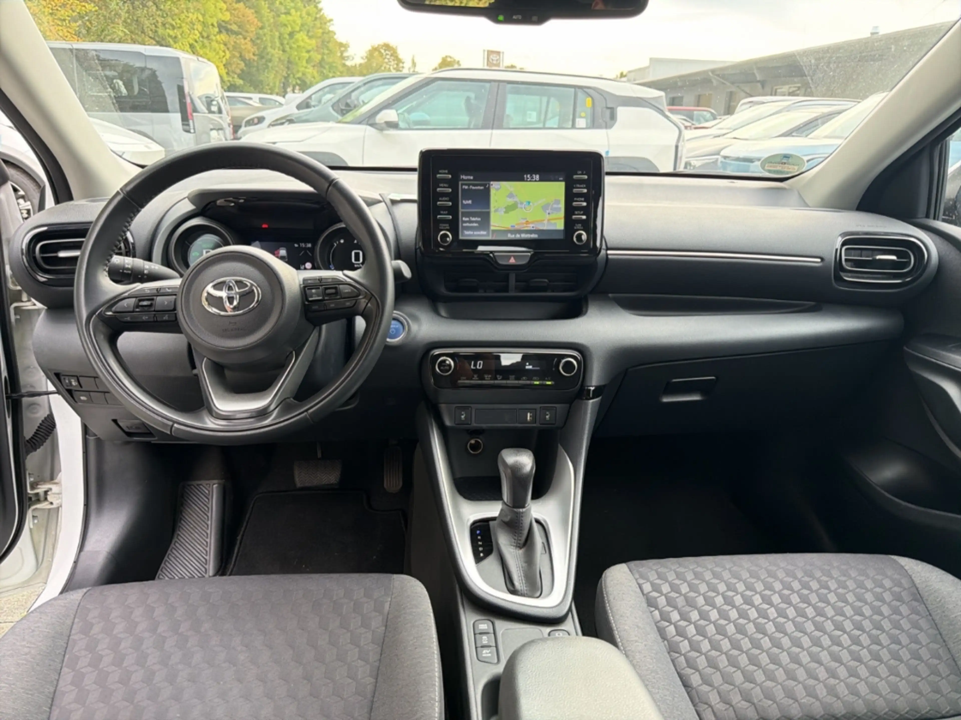 Toyota Yaris Hybrid Team Deutschland Navi Digitales Cockpit LED — photo 12