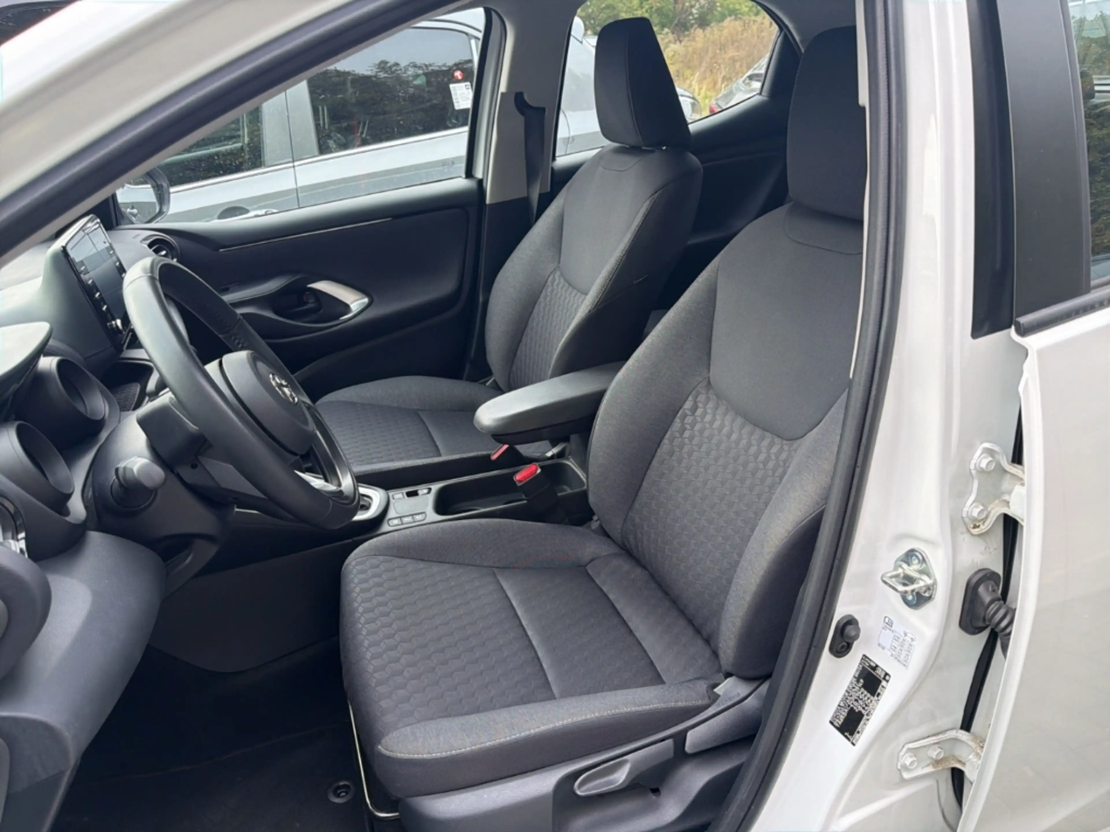 Toyota Yaris Hybrid Team Deutschland Navi Digitales Cockpit LED — photo 8
