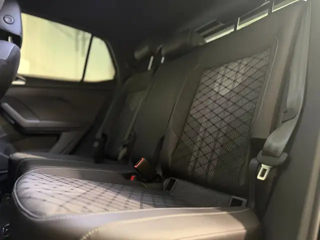 Volkswagen T-Cross view 21