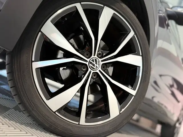 Volkswagen T-Cross view 9