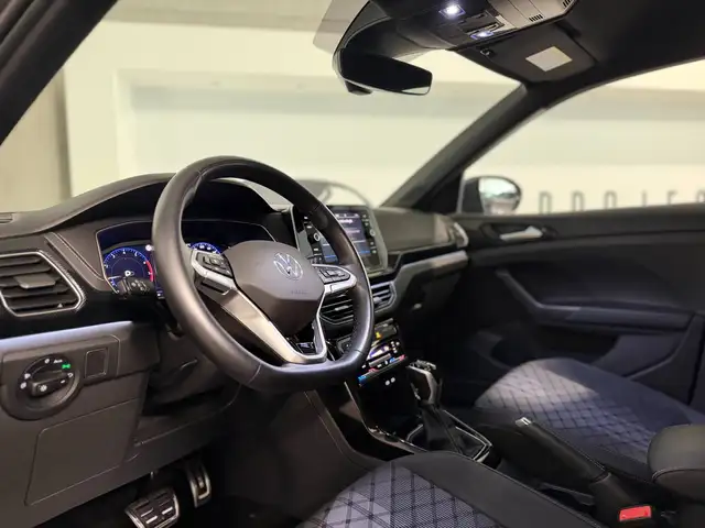 Volkswagen T-Cross view 17