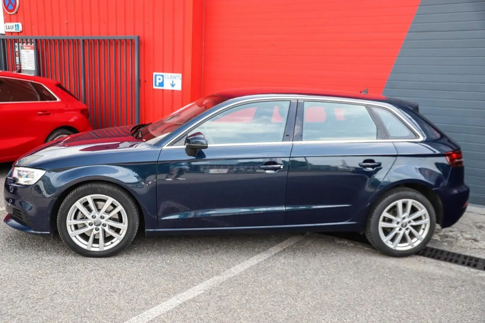 Audi A3 2.0 35 TDI 150 S-Tronic 7 Business Line CAMERA GPS Bleu - 2