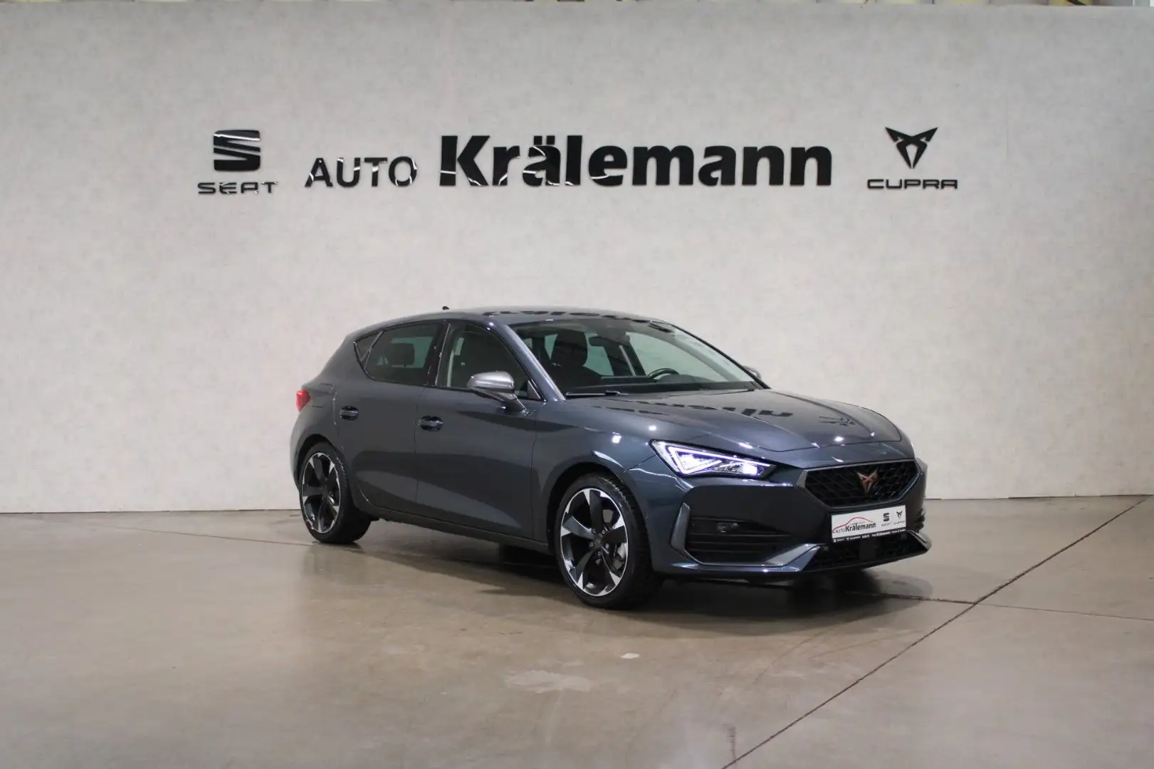 CUPRA Leon 1.5eTSI ACT 7-Gang-DSG *LED*Navi*PDC*Kamera Grau - 1