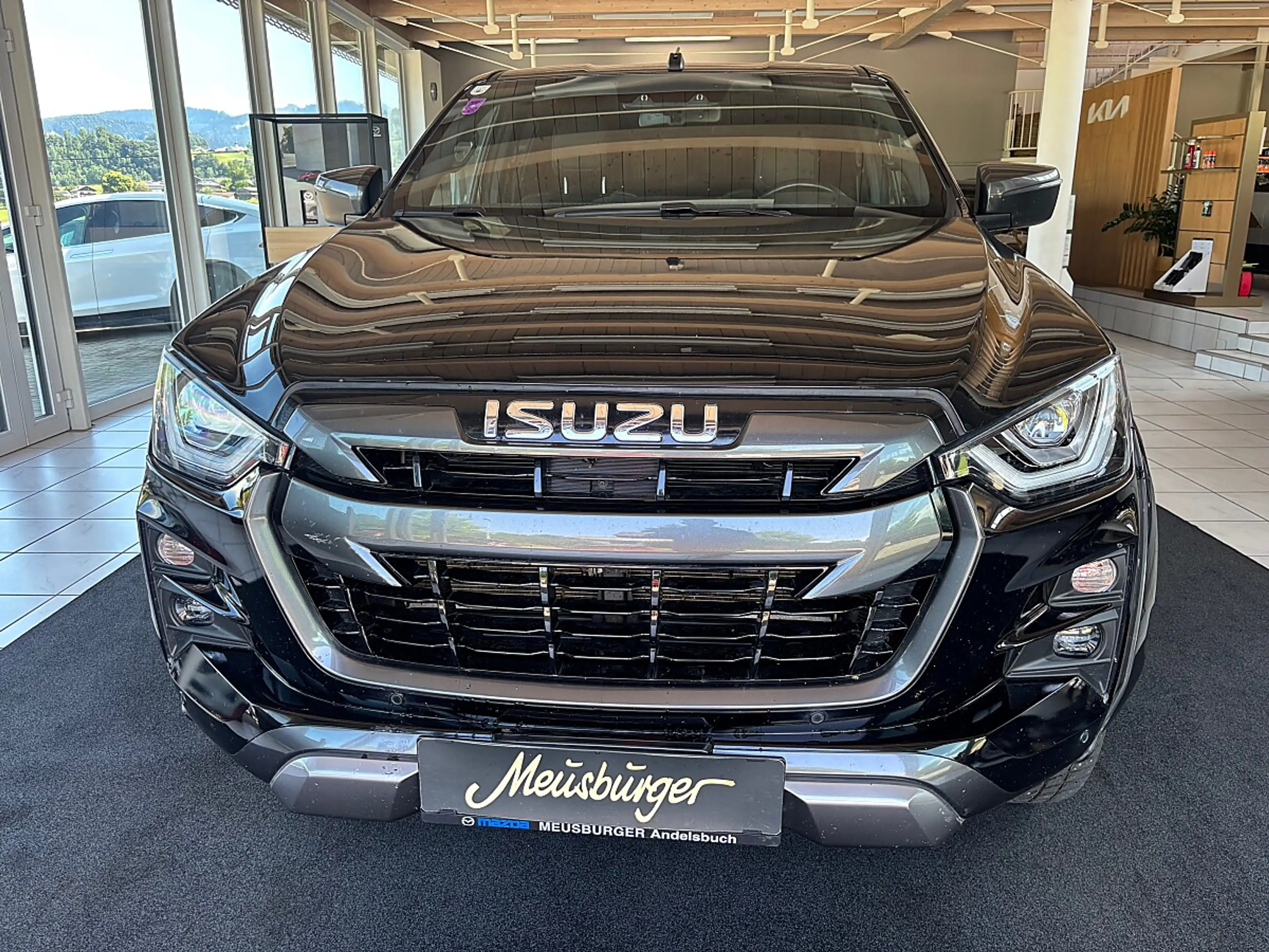 Isuzu D-Max D-MAX Double Cab V-Cross 4WD Aut. — photo 3