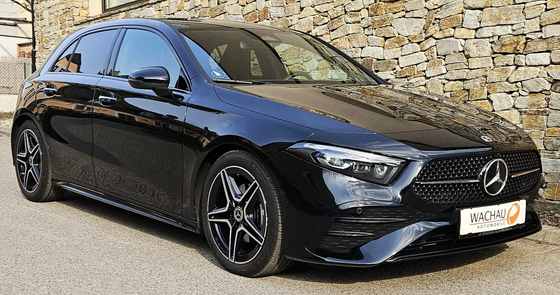 Mercedes-Benz A 200 A 200 d AMG Line*AHK*LederAlcantara*Kamera.*ACC* Schwarz - 1