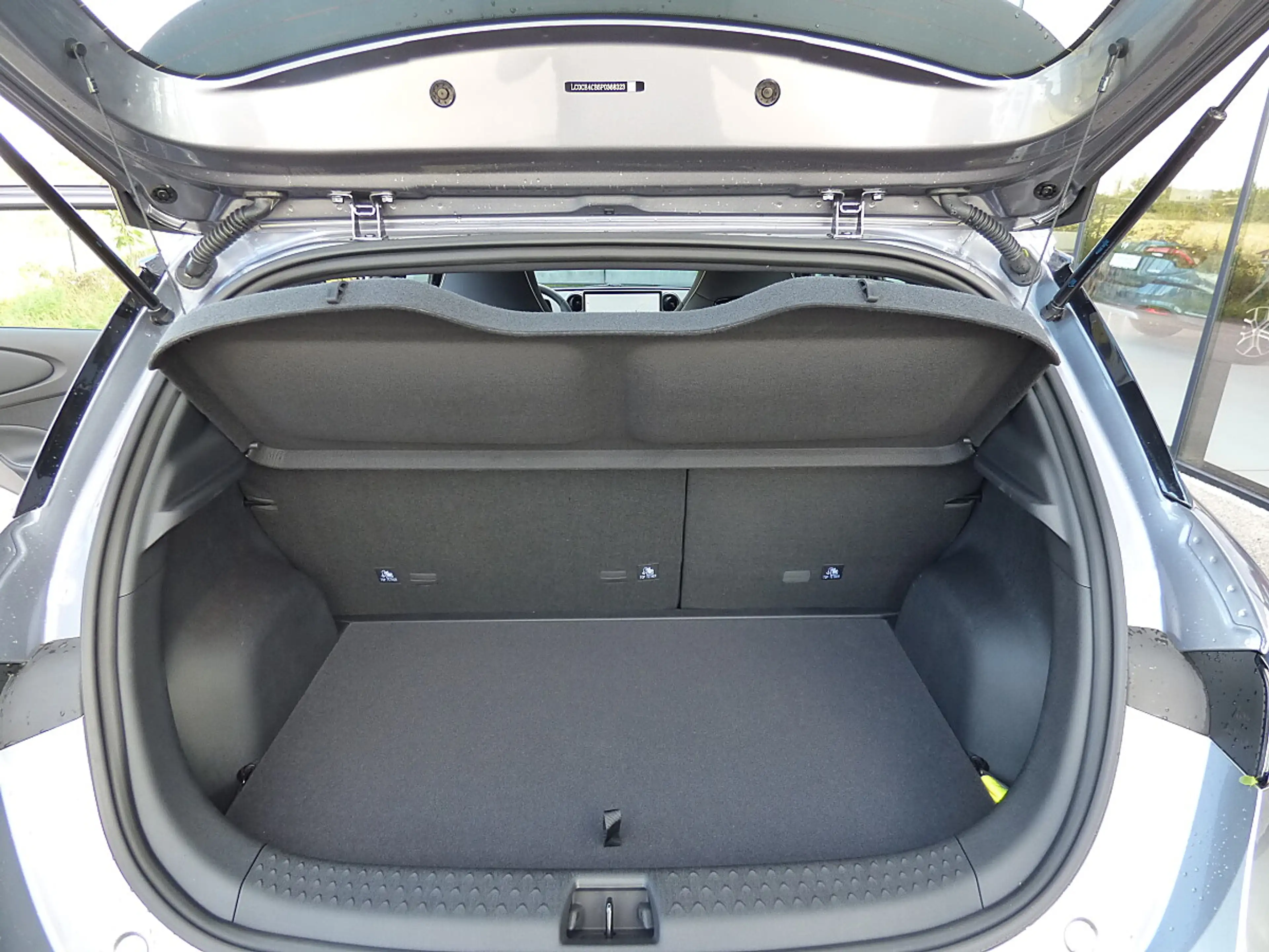 BYD Dolphin 60,4 kWh Comfort Österreich Paket — photo 8