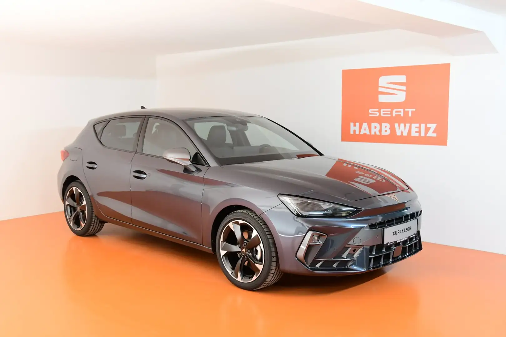 CUPRA Leon 1.5 TSI 150 PS ACT Grau - 2