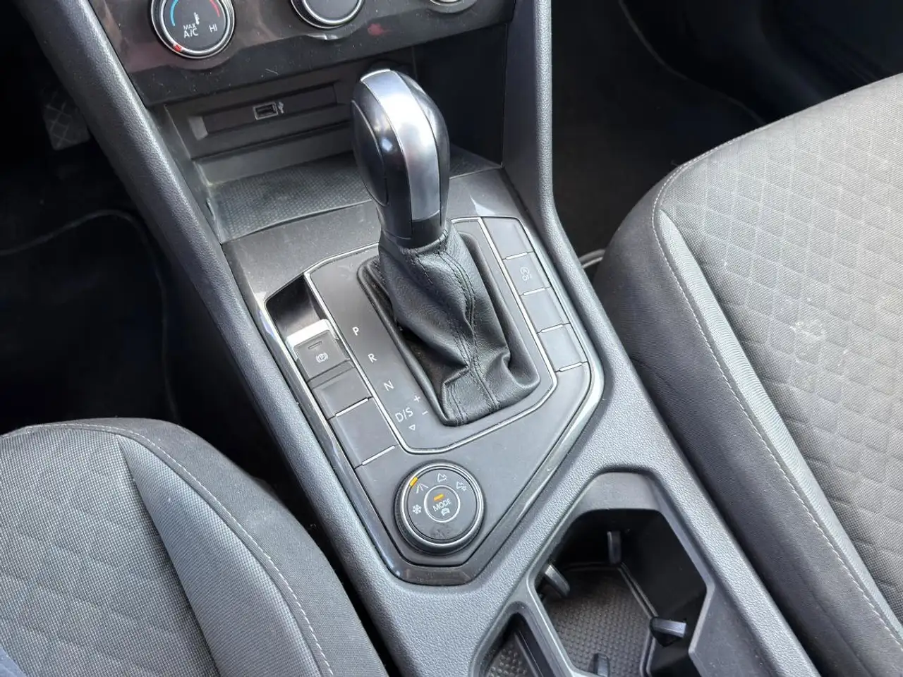 Volkswagen Tiguan photo Volkswagen Tiguan