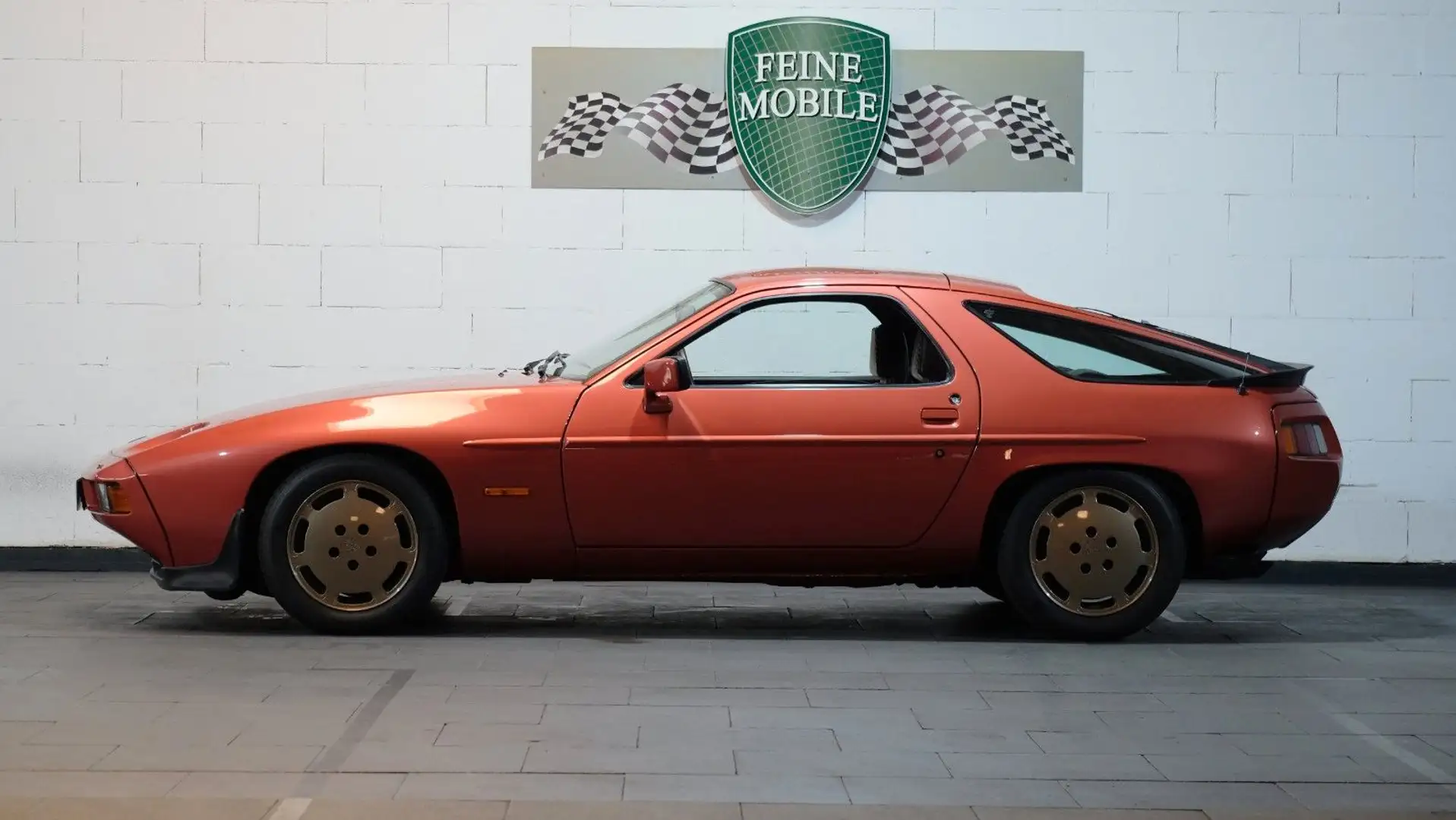 Porsche 928 S - Schalter, 1 Vorbesitzer mit wenig KM Rot - 2