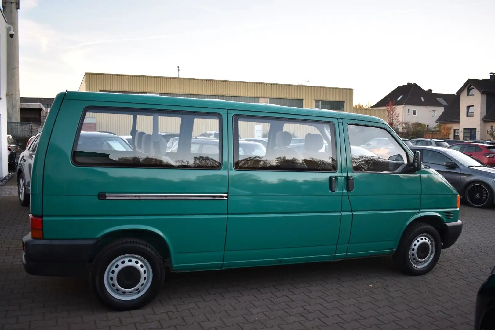 Volkswagen T4 Caravelle 1.9 TD lang 1.Hand/Scheckheft Grün - 2