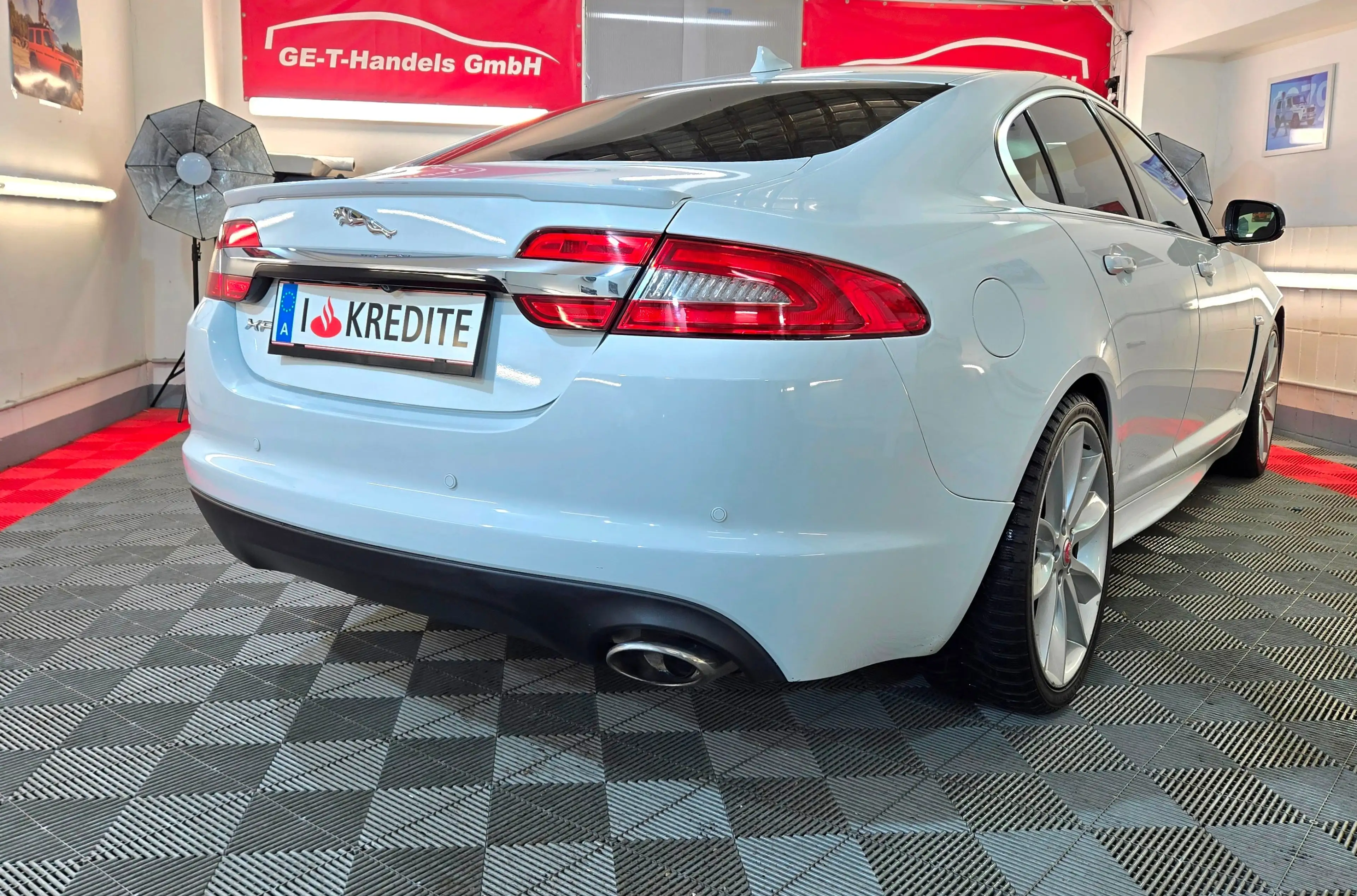 Jaguar XF 2.2 d Luxury-Sport-Paket LED Aut. Leder — photo 14
