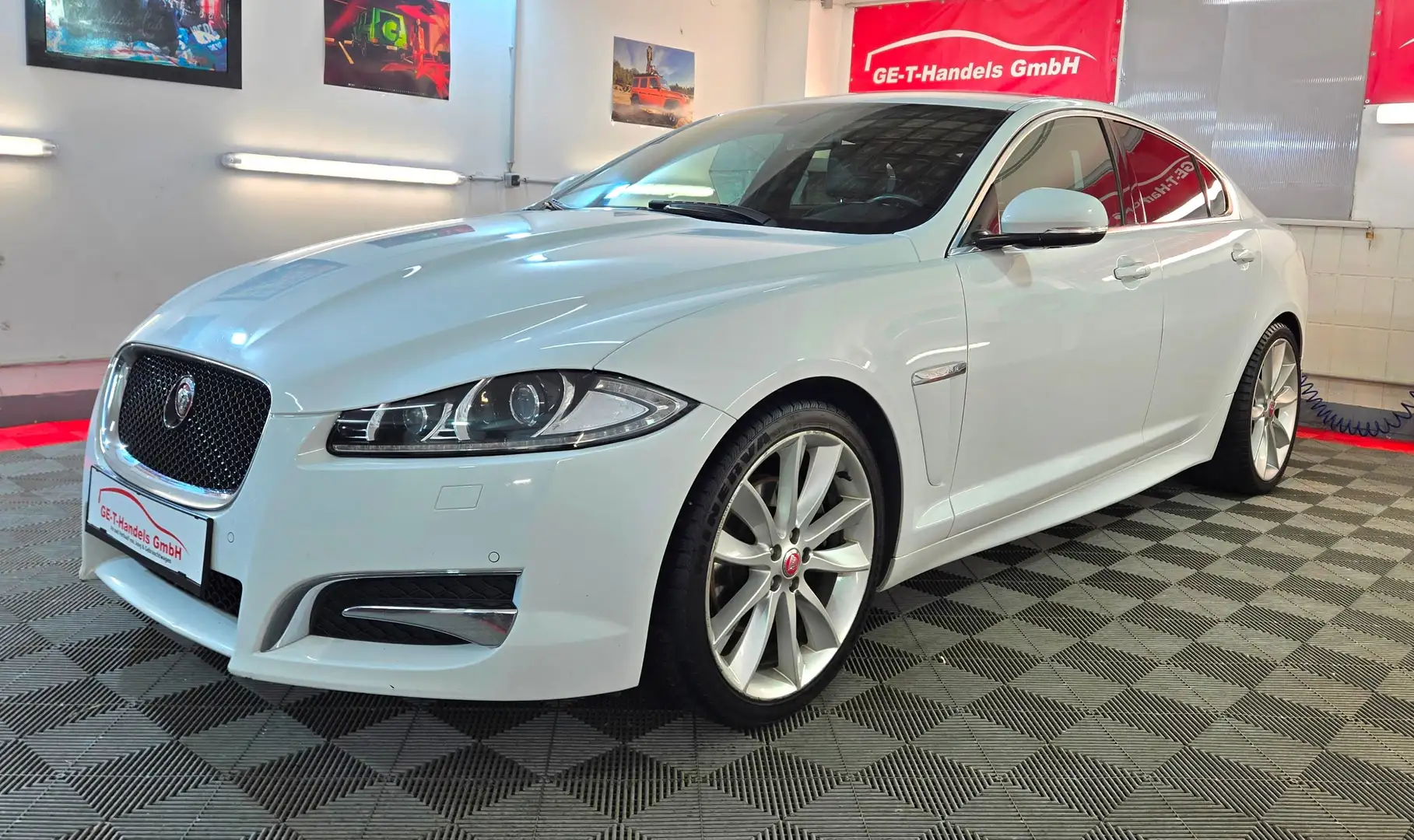 Jaguar XF 2.2 d Luxury-Sport-Paket LED Aut. Leder Weiß - 1