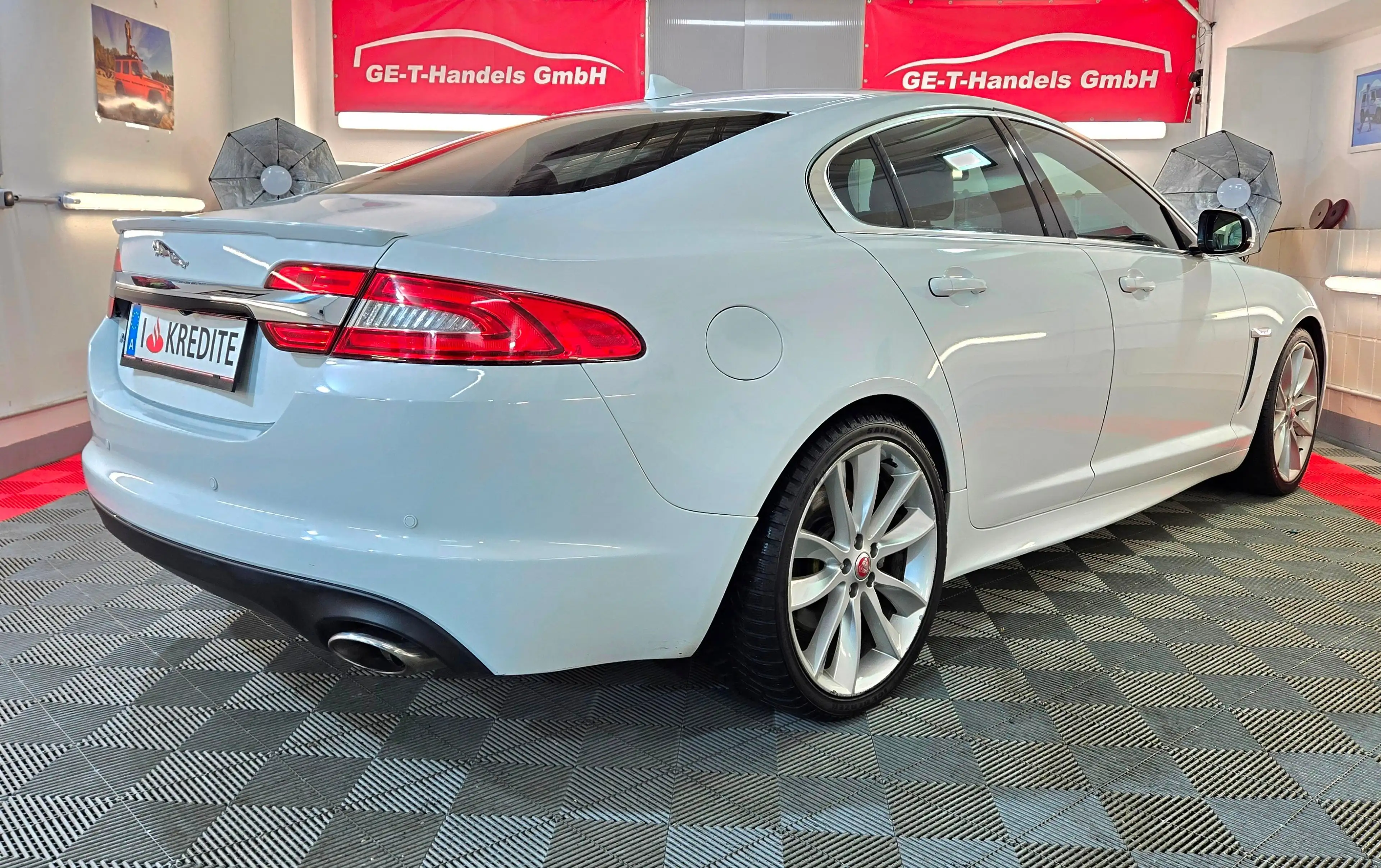 Jaguar XF 2.2 d Luxury-Sport-Paket LED Aut. Leder — photo 12