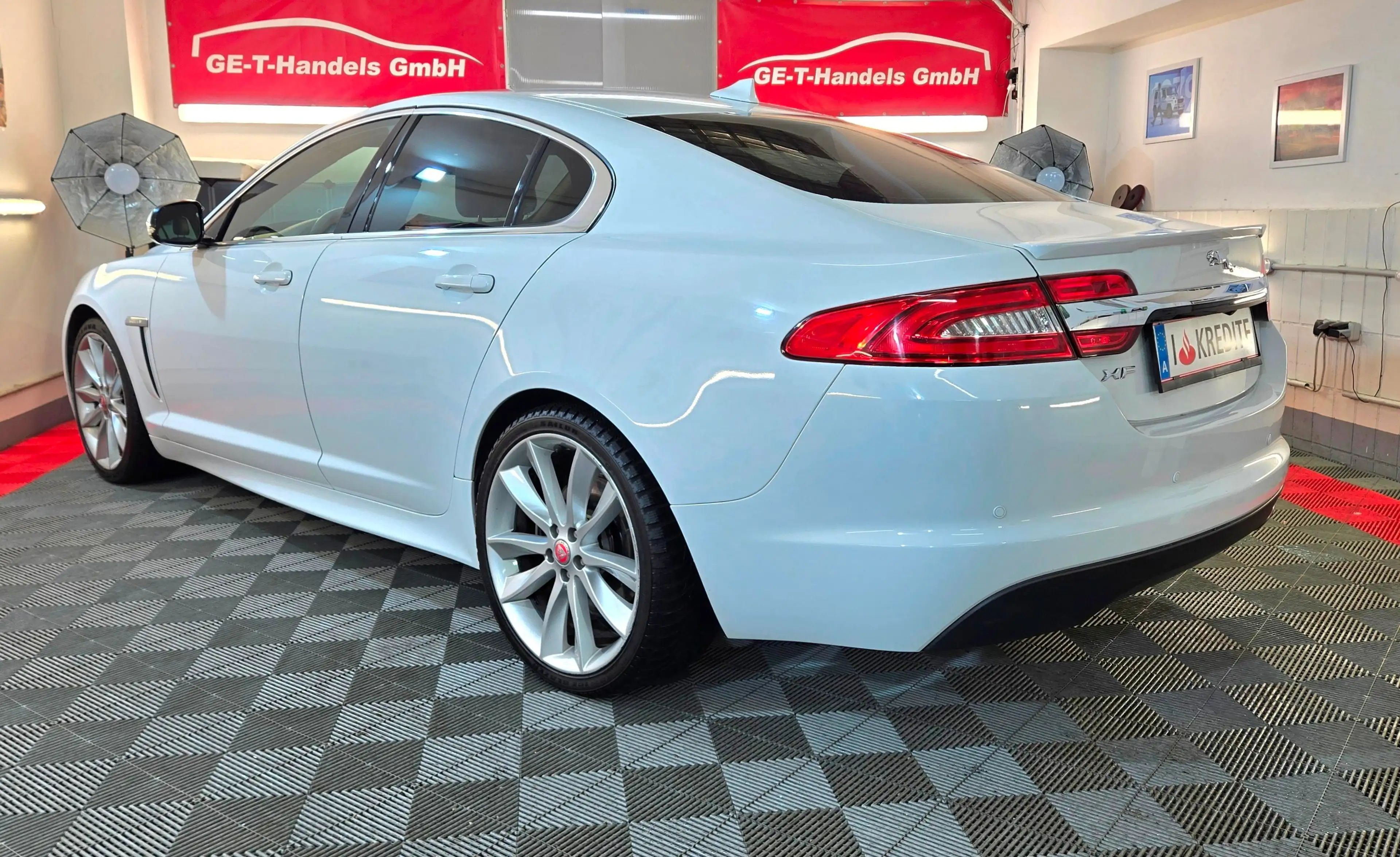 Jaguar XF 2.2 d Luxury-Sport-Paket LED Aut. Leder — photo 13