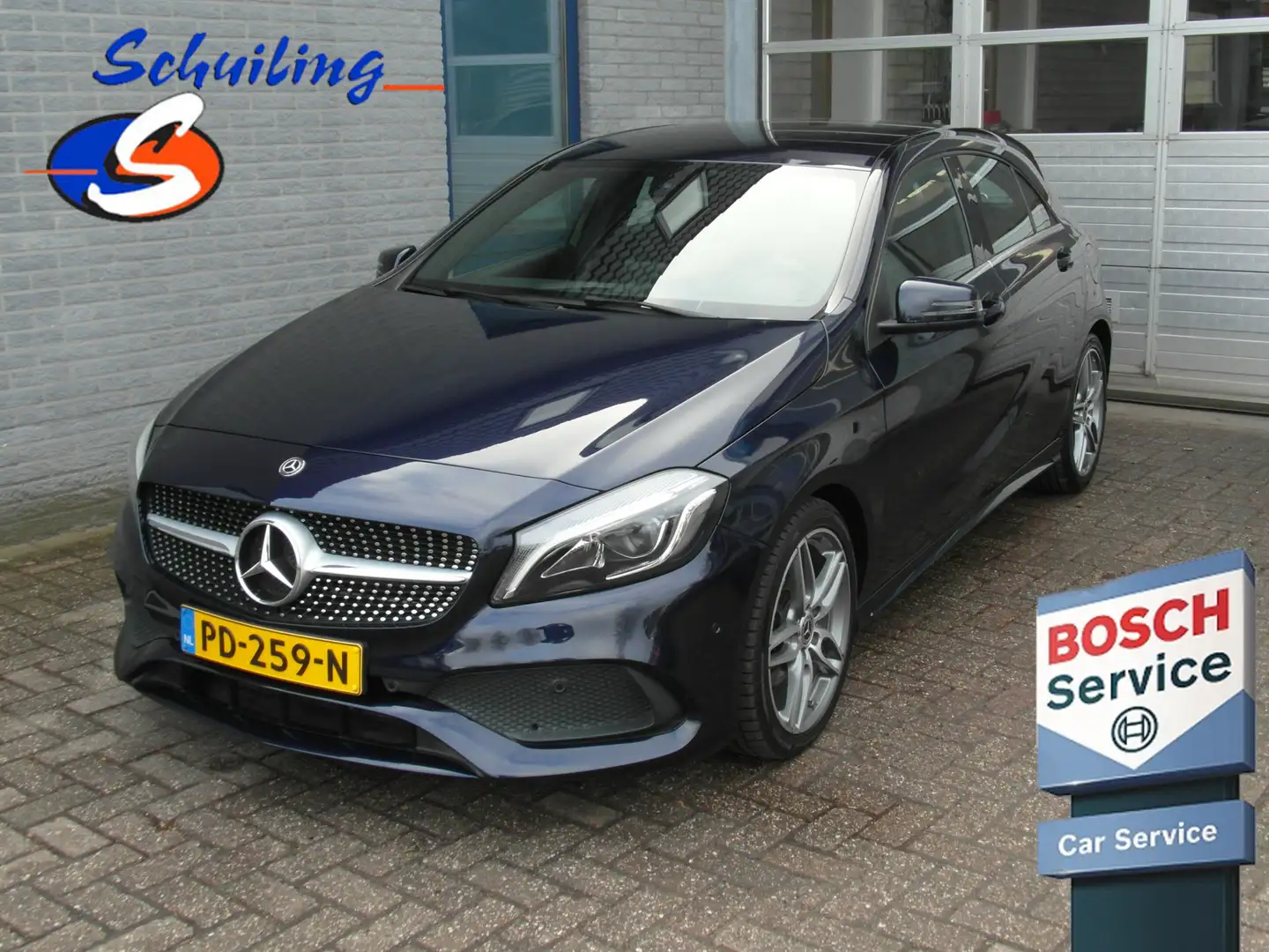 Mercedes-Benz A 180 Business Solution AMG Inclusief Afleveringskosten Синій - 1