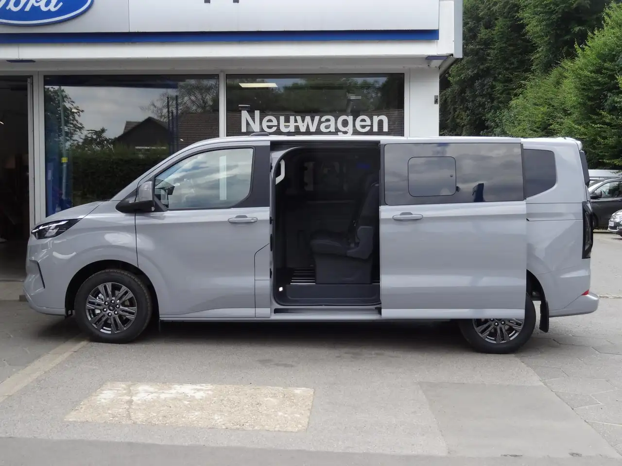 Ford Tourneo Custom 2026 — фото 6