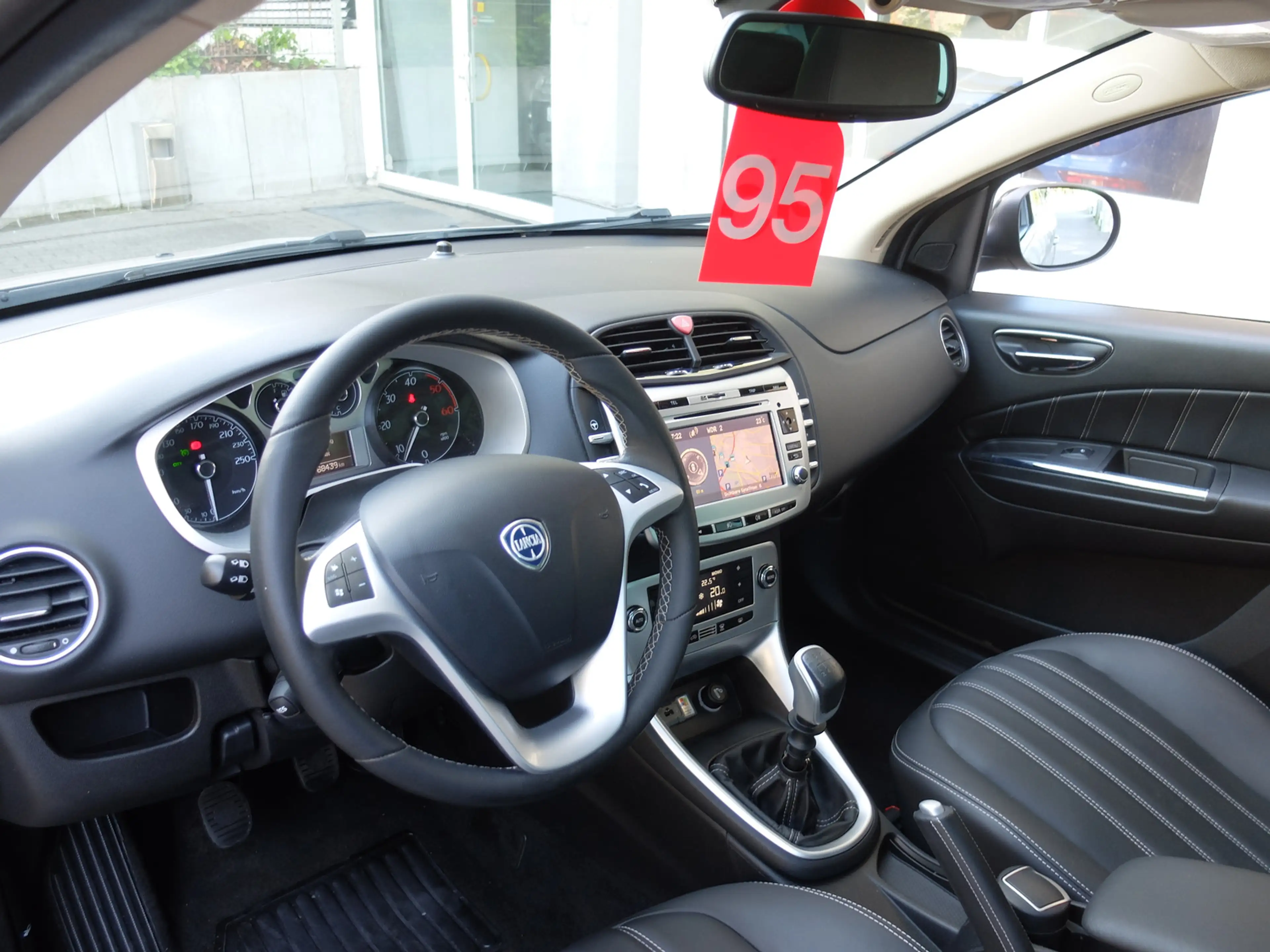 Lancia Delta 1.6 Diesel Platino Leder Panrama nur 68 Tkm — photo 9