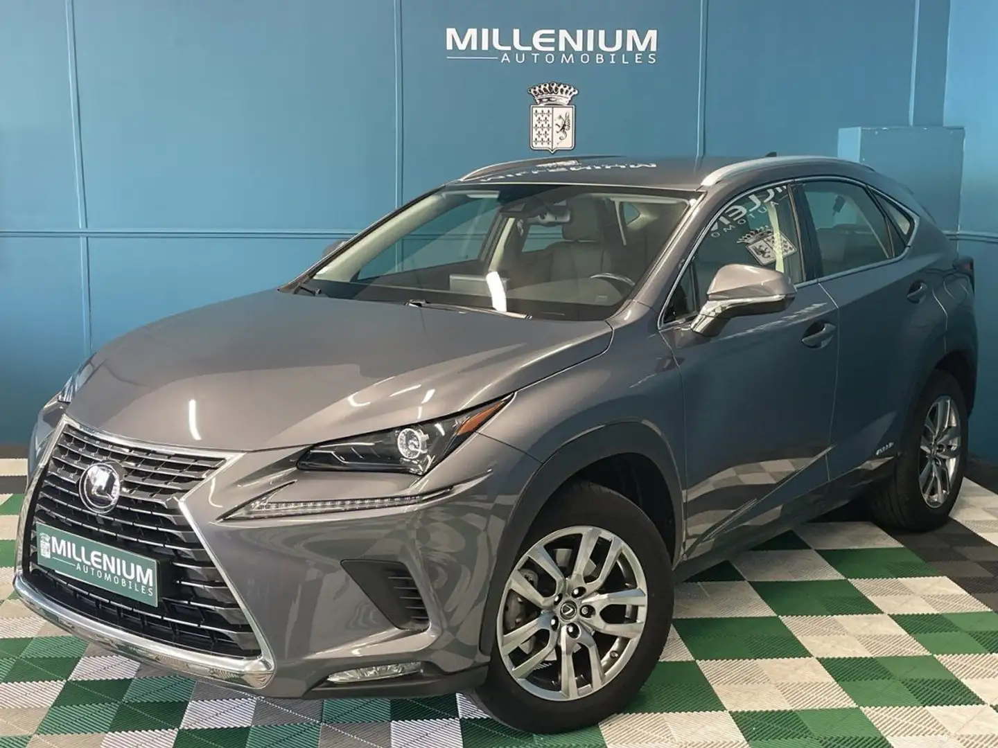 Lexus NX 300h 300H 2WD PACK BUSINESS MY20 TVA RECUPERABLE Grau - 1