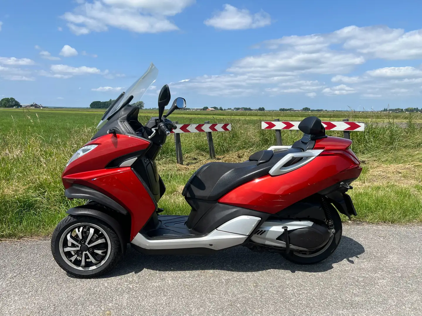 Peugeot Metropolis 400 Bruin - 2