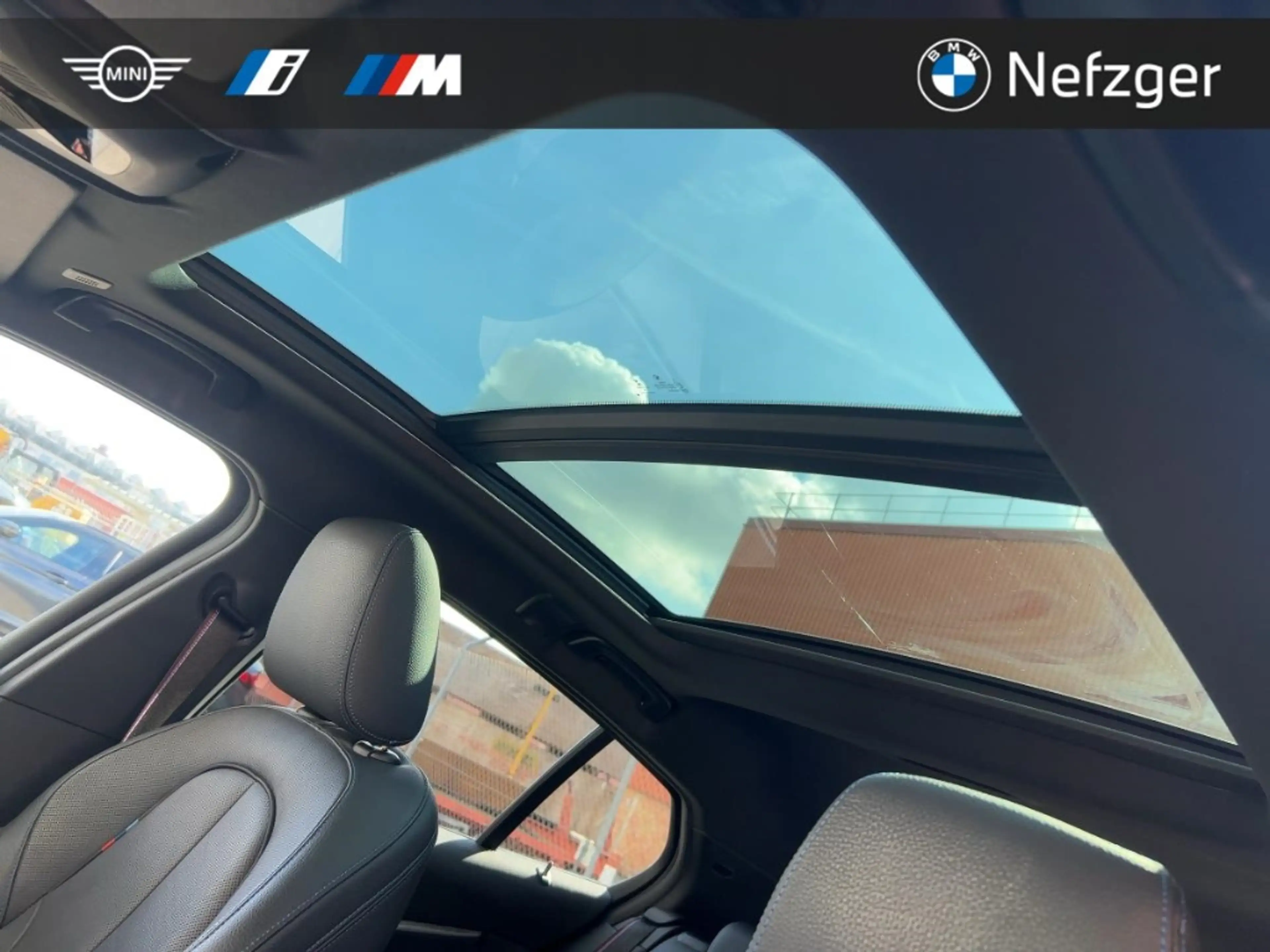 BMW 135 i xDrive LED H&K HUD Panoramadach Komfort — photo 14
