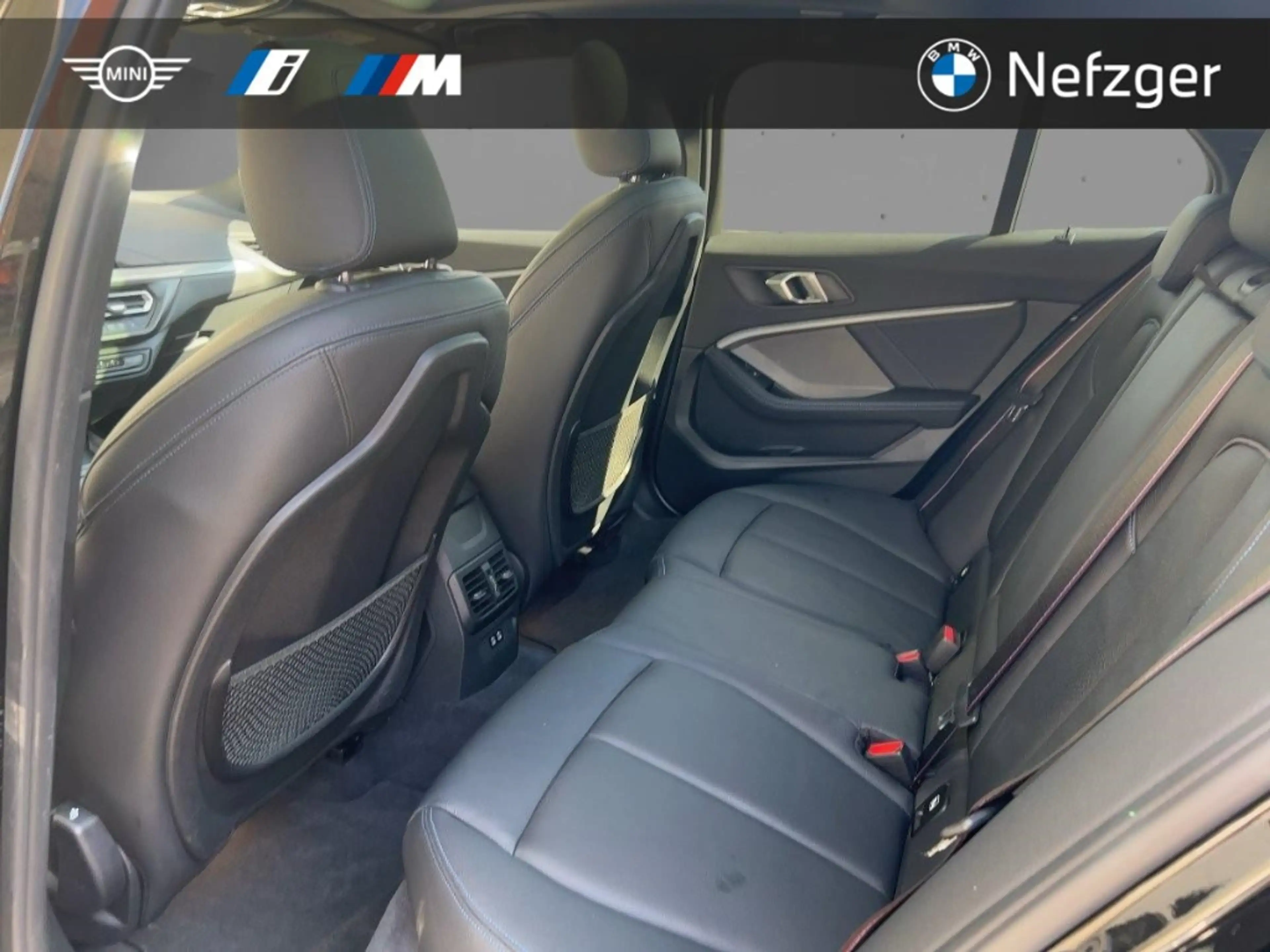 BMW 135 i xDrive LED H&K HUD Panoramadach Komfort — photo 9