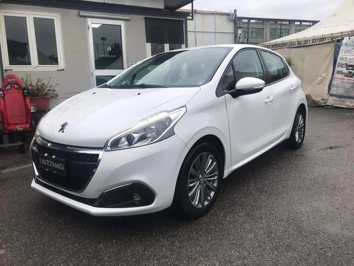 Peugeot 208 PureTech 82 5p. GPL Allure Weiß - 2