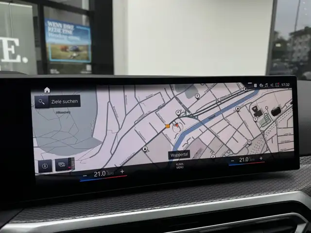 BMW 3 Series view 10