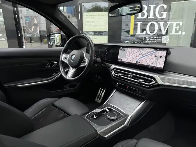 BMW 3 Series view 5