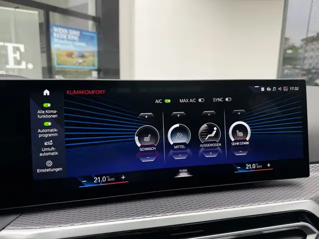 BMW 3 Series view 12