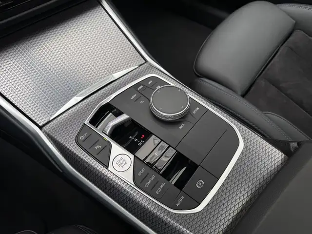 BMW 3 Series view 13