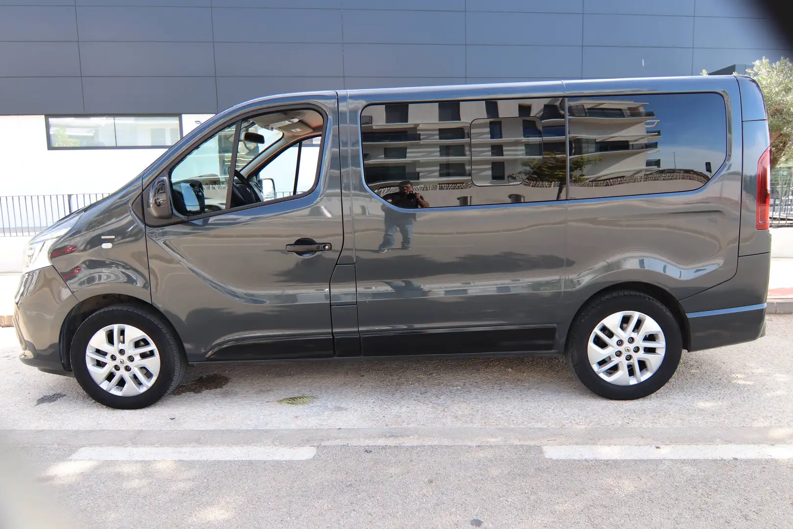 Renault Trafic Trafic Passenger 2.0dCi Energy Blue 107kW Gris - 2