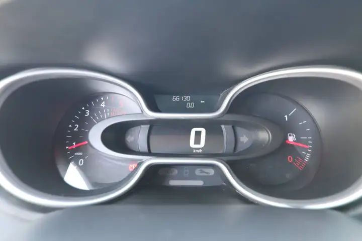 Renault Trafic 2020, foto 14