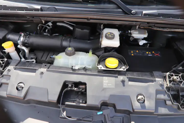 Renault Trafic 2020, foto 21
